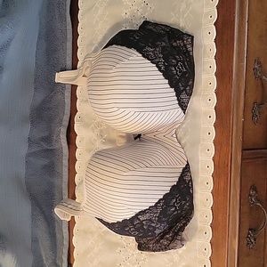 LANE BRYANT CACIQUE 44D BRA